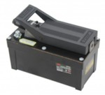 ROCK FORCE RF-0100-4-2 Насос пневмогидравлический ножной (объем масла - 1.6л, давление - 700 bar )